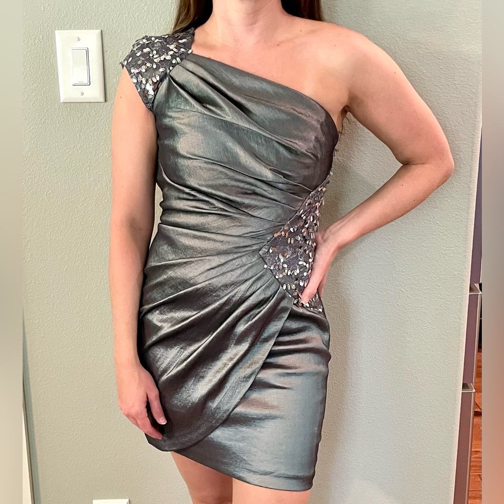 JESSICA McCLINTOCK Metallic One-Shoulder Dress